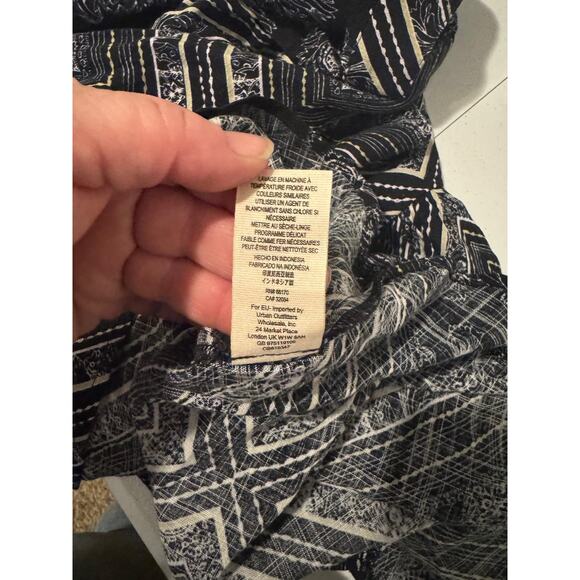 Free People Tunic Womens Medium Black White Keyhole Mock Neck LS Boho Oversize - Picture 10 of 11